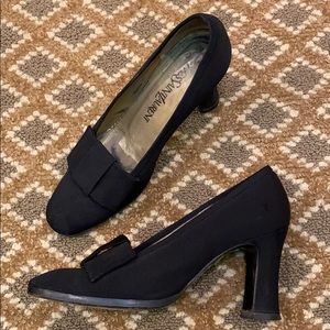 Yves Saint Laurent vintage pumps!